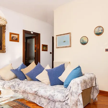 La Mansarda Delle Meraviglie Superior Bed and Breakfast