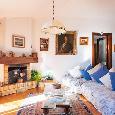 La Mansarda Delle Meraviglie Superior Bed and Breakfast 4*